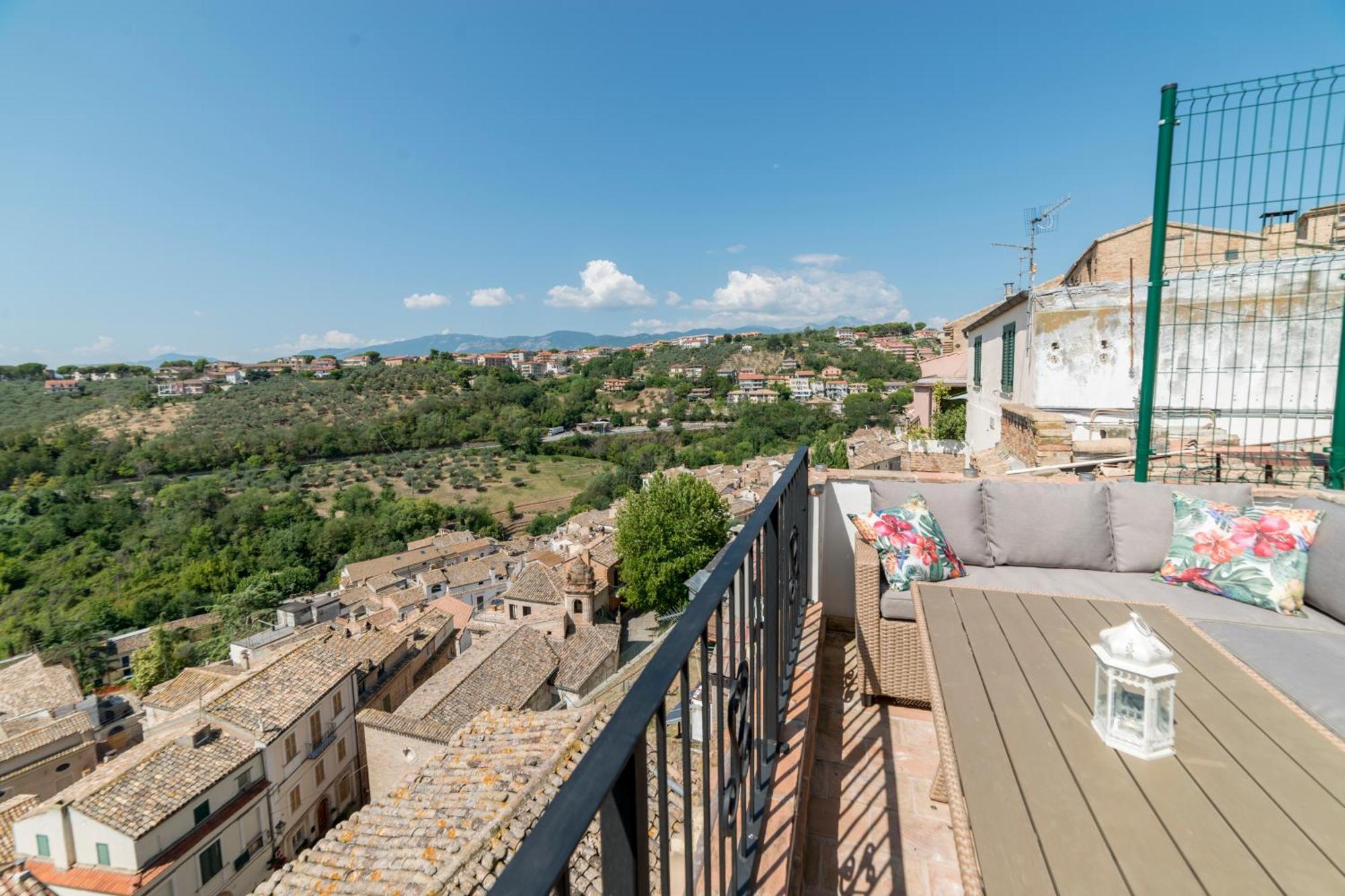 Charmante Vakantiewoning 'Casa Di Tonno' Лорето Апрутино Екстериор снимка